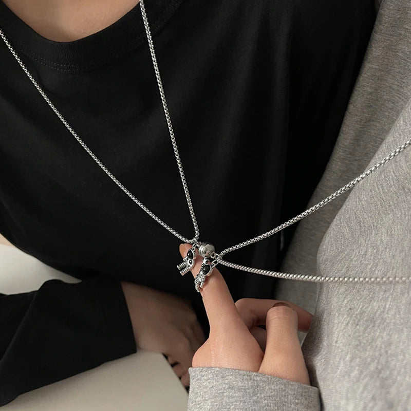 1Pair Magnetic Couple Stainless Steel Necklace Astronaut Pendant Necklace Cartoon Space Star Astronaut Necklace Jewelry