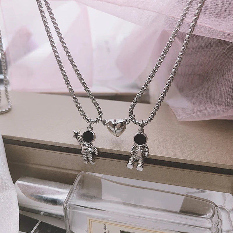 1Pair Magnetic Couple Stainless Steel Necklace Astronaut Pendant Necklace Cartoon Space Star Astronaut Necklace Jewelry